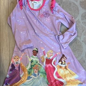 Disney princess Xmas girls dress size 5/6 NWOT aurora Belle Tiana Cinderella